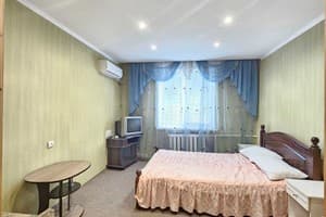 Квартира Alexandr Apartments 30 лет Победы 15. Апартаменты трехместный (3+3) 6