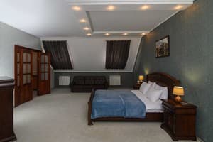 Отель Черкассы Палац. Стандарт 6-местный трехкомнатный 3