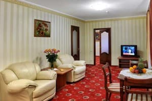 Отель Украина. Апартаменты двухместный + 6